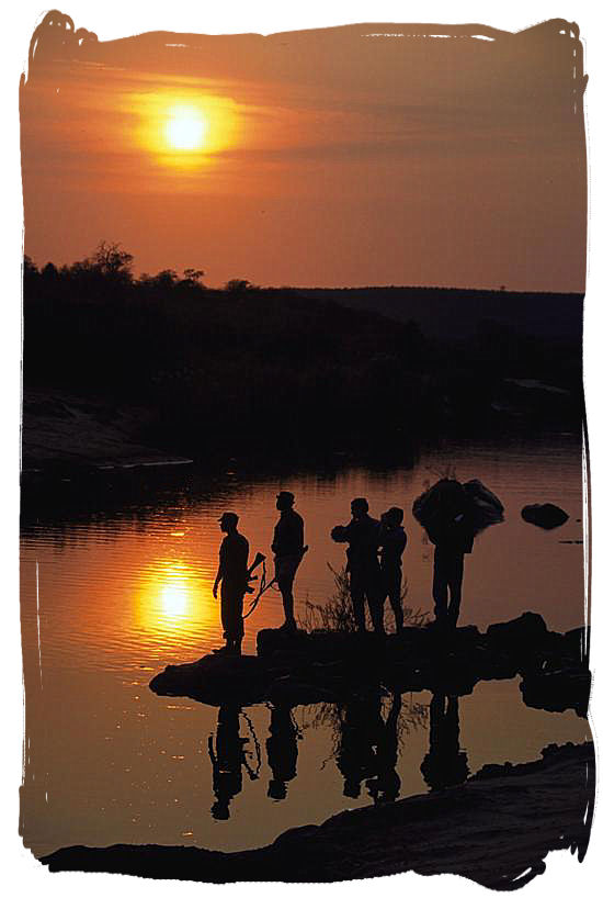 http://www.south-africa-tours-and-travel.com/images/Walking-safari.jpg