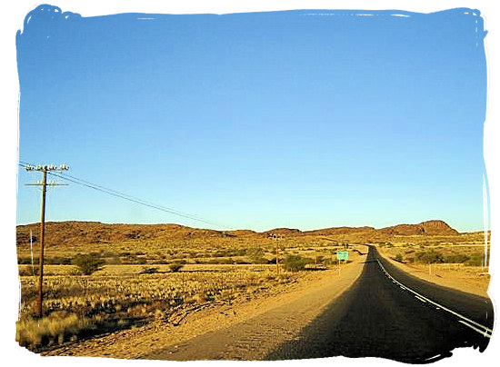 Early morning on the road to the Augrabies Falls National Park