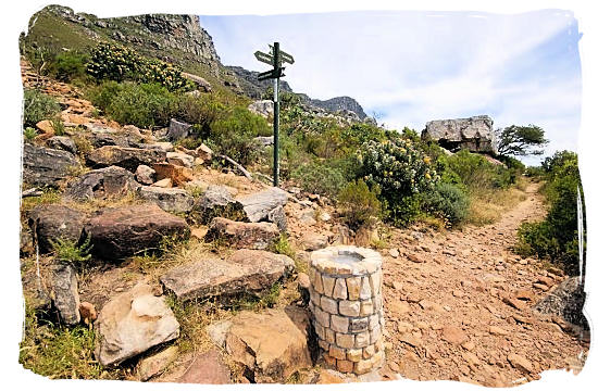 Crossing of hiking trails, the start of Kasteelpoort, Kloofnek and Slangolie trails - Activity Attractions in Cape Town South Africa and the Cape Peninsula