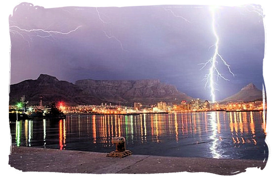 The Weather in Cape Town and Peninsula, Cape Town Weather Forecast - Ligtning over Cape Town and Table Mountain