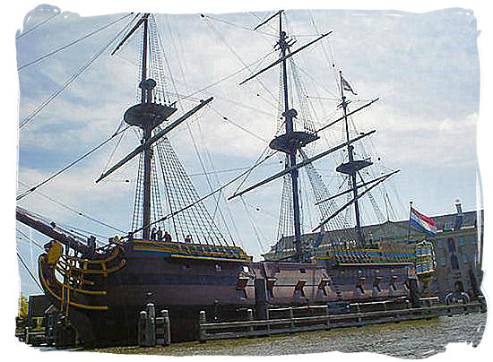 Replica of typical VOC ship, the Amsterdam, which was lost on its maiden voyage in 1749 - Colonial history of South
