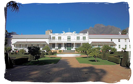Tuynhuis, the office of the President of South Africa in Cape Town - South Africa Government, South Africa Government type
