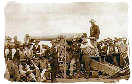 De Boers using the Long Tom Canon in the siege of Mafeking - Anglo Boer War in South Africa