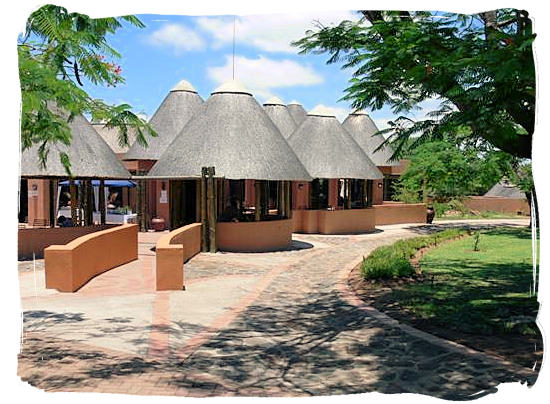 Outdoor area of the Inhlatfu restaurant in the Pretoriuskop rest camp