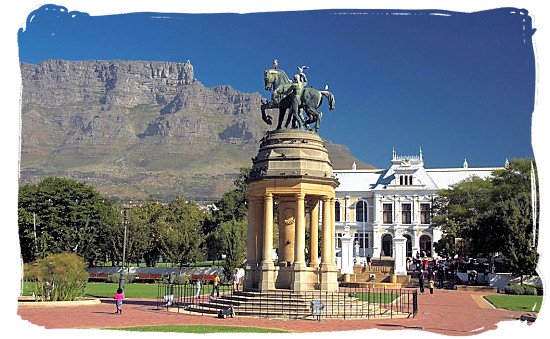 Delville Wood memorial and garden in the Company's Garden in Cape Town with the South African Museum and Table Mountain in the background - South African museums