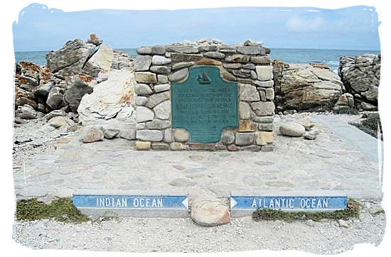 In the Cape Agulhas National Park a simple cairn with a plaque indicates the exact spot at the southern tip of Africa where the Indian and Atlantic oceans meet