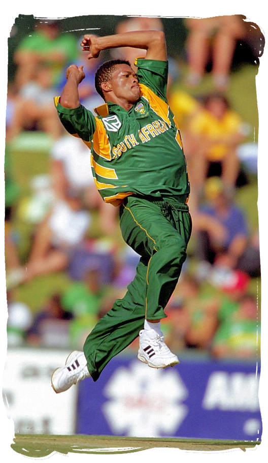 South African bowler Makhaya Ntini in action - South Africa cricket