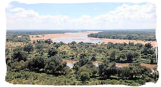 Confluence of the Shashe and Limpopo rivers taken from South Africa, to the left is Botswana and Zimbabwe is on the right
